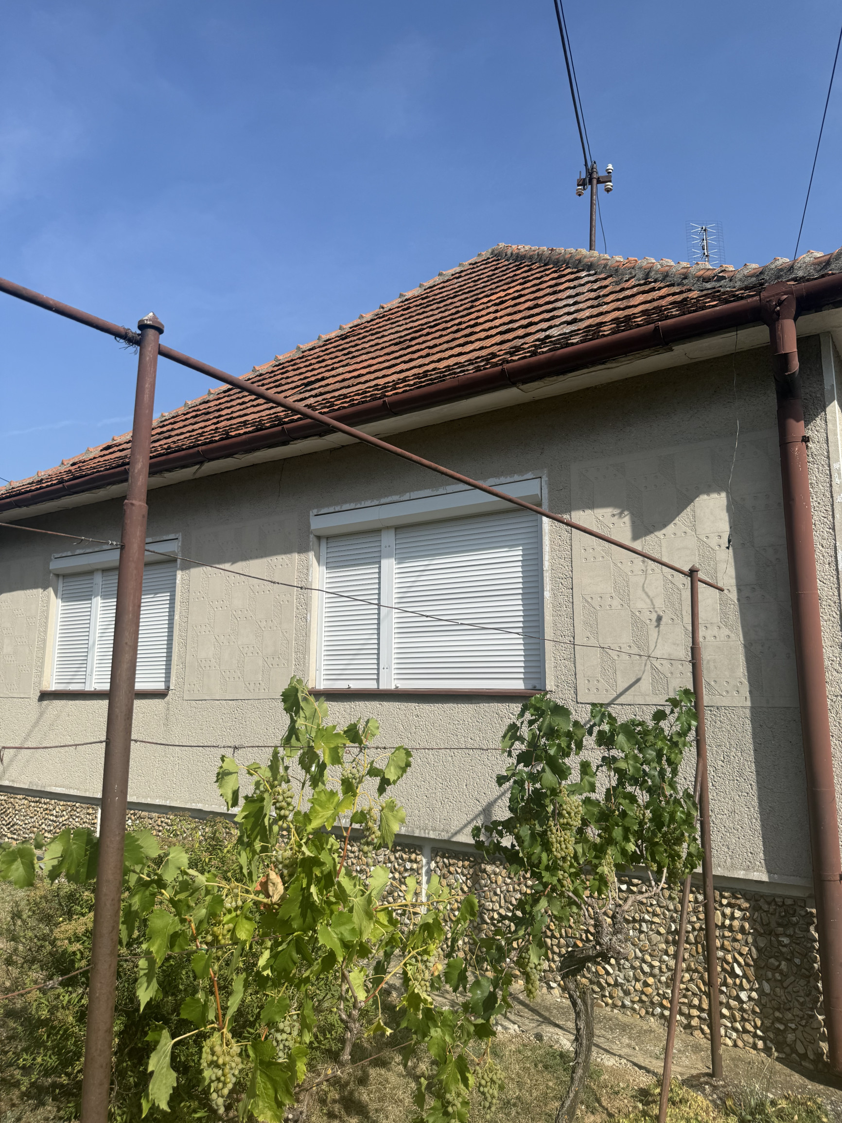 RODINNÝ DOM S 10-ÁROVOU ZÁHRADOU – ŠTITÁRE PRI NITRE